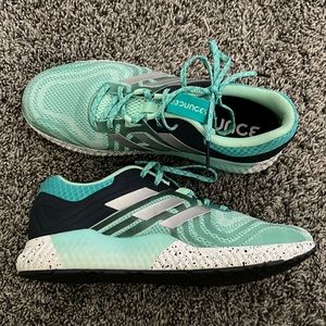 Adidas women’s Bounce running tennis shoes